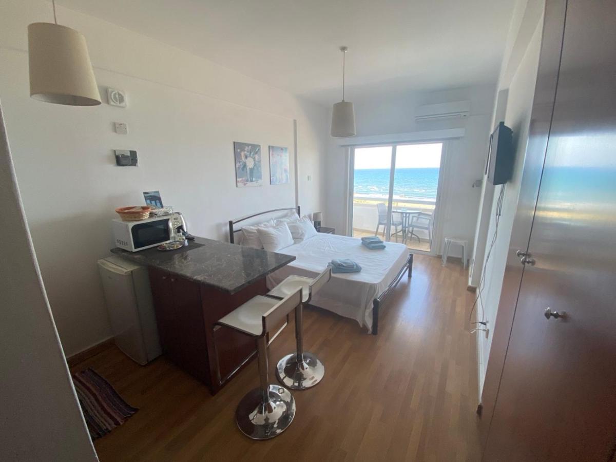 Alex Beach Apartment 33 Larnaca Eksteriør billede